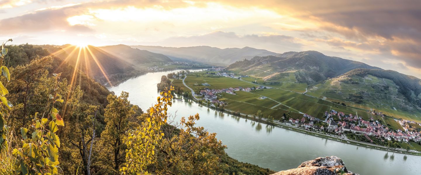 Stift Melk und Schifffahrt Wachau - Österreich / Wachau