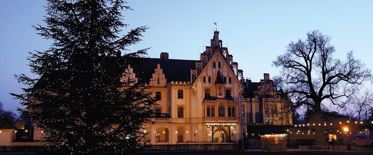 Adventmarkt im Schloss Grafenegg mit NÖ Adventsingen - Österreich / Niederösterreich